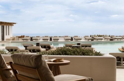 Imerovigli Hotel | NĒRO Boutique Hotel