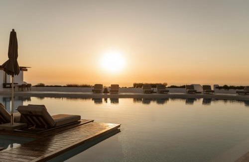 Imerovigli Hotel | NĒRO Boutique Hotel