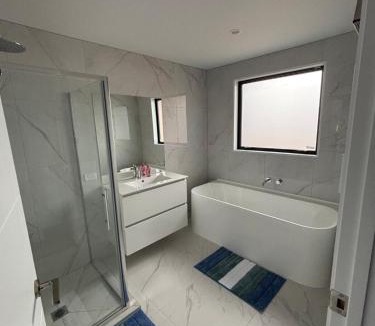Christchurch Apartment | New Luxury House in Christchurch