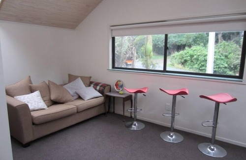 Muriwai Apartment | New Modern Muriwai Studio