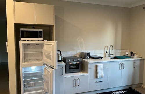 Pukekohe Apartment | New two B/room house attached to house