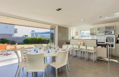 Omaha House | Ocean Escape - Omaha Holiday Home