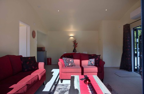 Lake Okareka Apartment | Okareka Escape | Cute Apartment with Lake Views