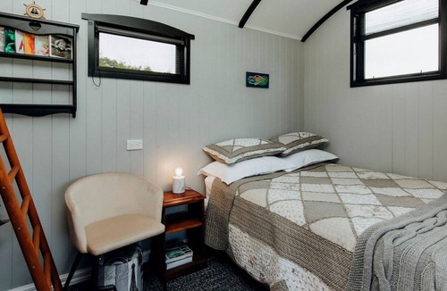 Onaero Cottage | Onaero s Quaint Little Cottages