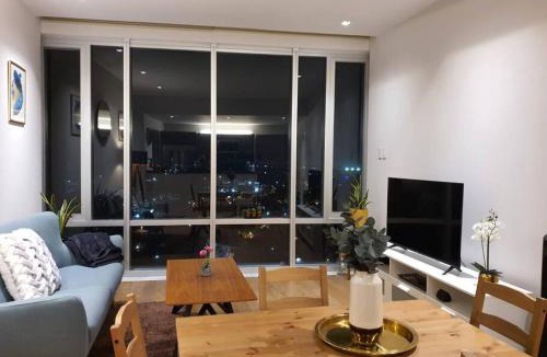 Coyoacan Apartment | Orange & Green Apartment - HP Sur