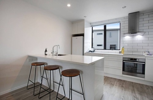 Orewa House | Orewa Beachside Townhouse near the Beach