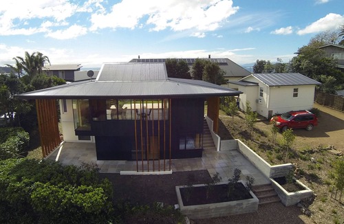 Onetangi House | Pah Road Estate Summa