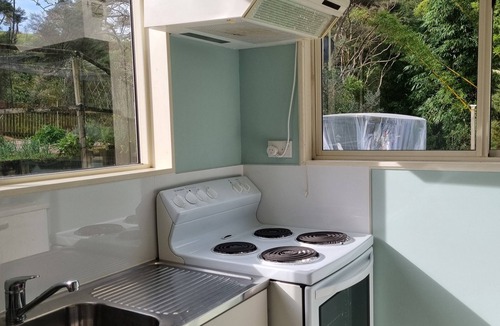 Auckland Cottage | "Palm Haven' Swanson,npeaceful semi-rural lifestyle living.