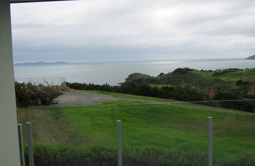 Cable Bay House | Panoramic views to Doubtless Bay