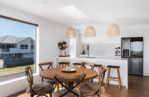 Papamoa Beach House | Pearl by the Sea ~ Papamoa Beach - Beyonder Holiday Homes