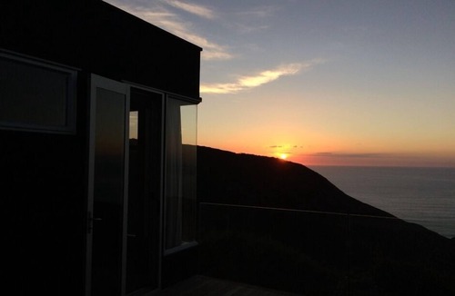 New Lynn House | Piha hilltop sanctuary