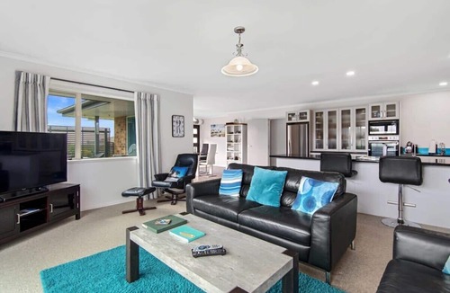 Pohara House | Pohara Beach Life Sum
