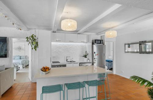 Orewa Apartment | Poolside Waterfront - Orewa Oceanside Villa