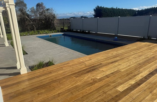 Martinborough House | Porters Vineyard . Great location on Kitchener Street, A short walk to town.
