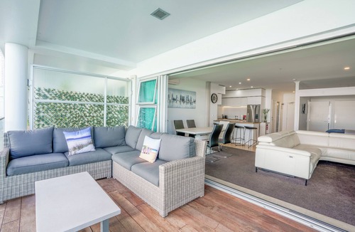 Auckland Central Business District Apartment | Princes Wharf - Couple luxury