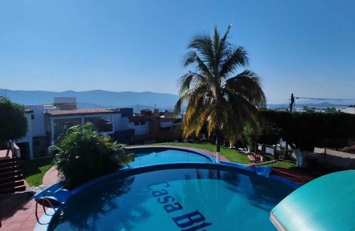 Tres de Mayo House | Private house with pool and panoramic view, Burgos Bugambilias