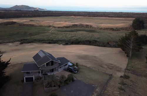 Waiharara House | Private House with Stunning Views