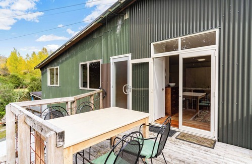 Puhoi House | Puhoi Farmside Loft - 20km to Warkworth