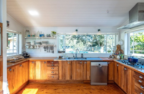 Ostend House | Putiki Bay Retreat WAIHEKE ISLAND *Private Listing*