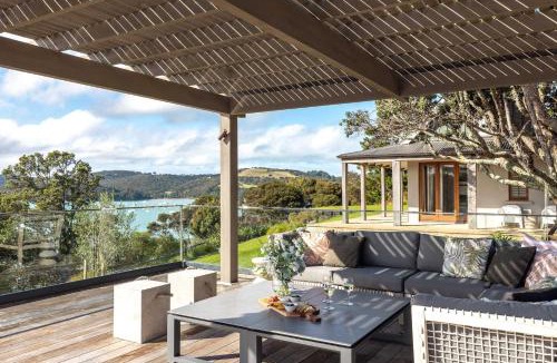 Surfdale House | Putiki Estate - Stay Waiheke