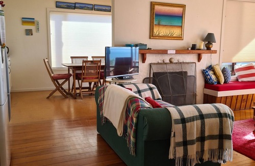 Pakawau House | Quiet Pakawau beachfront home - beautiful views of Golden Bay and Farewell Spit.