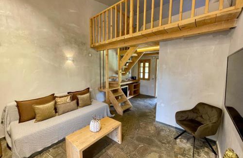 Afytos Ski Chalet | Reef