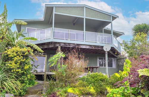 Snells Beach House | Relax Away - Snells Beach Holiday Home
