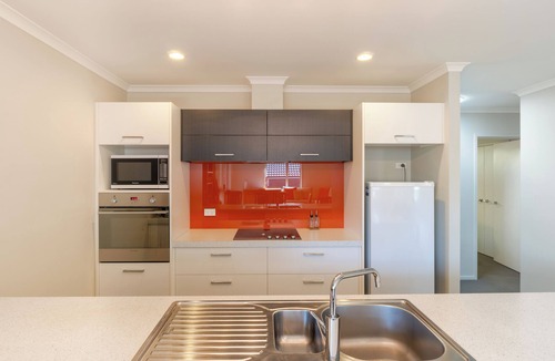 Silverdale House | Relax on Cottage Court - Silverdale Holiday Home