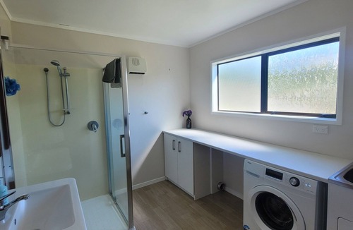 Snells Beach House | Relaxing Spot with Stunning Sea View!