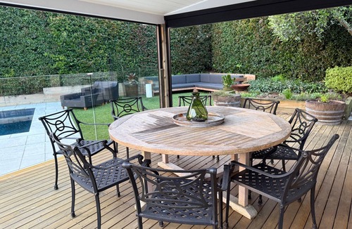Auckland House | Resort style home with Pool, Chefs Kitchen and 4 bedrooms.