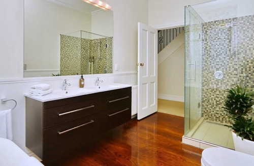 Saint Albans House | Retreat Villa - 6 Bedroom holiday home in St Albans