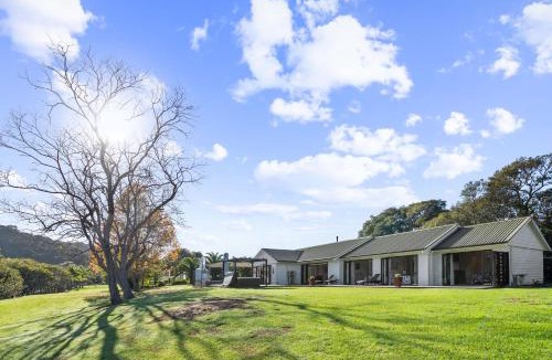 Haruru House | River Palms Retreat - Paihia Holiday Home