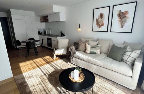 Albert Town Apartment | Riverside Escape Summ