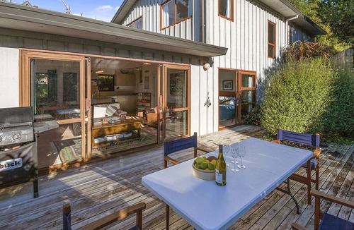 Pukawa House | Ruatotara - Pukawa Holiday Home