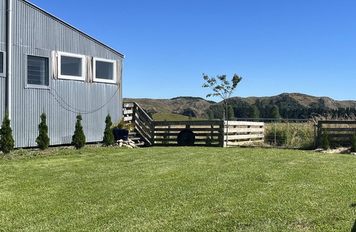 Tuki Tuki House | Rural retreat on a working farm.