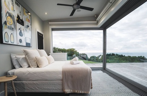 Raglan House | Rural Villa w/infinity pool & panoramic views
