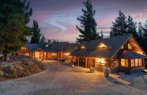 Alexandra Cabin | Rustic Cabin With hot tub at Homewood Forest Retreat