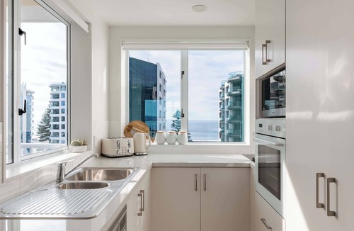 Mount Maunganui Apartment | Rustic Luxe Mount Escape Sea Views Pool & Gym