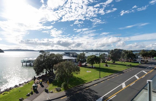 Paihia Apartment | Sail Away - Waterfront Paihia Holiday Apartment