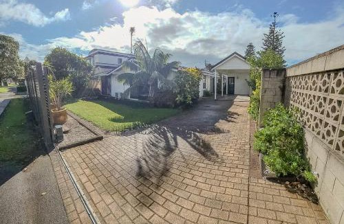Orewa House | Sandy Toes Holiday Home Orewa