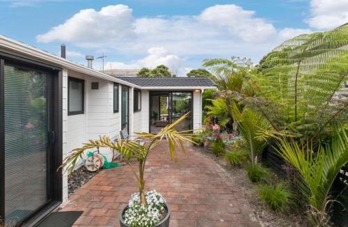 Orewa House | Sandy Toes Holiday Home Orewa