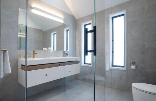 Northcote House | Scenic Views close to the City