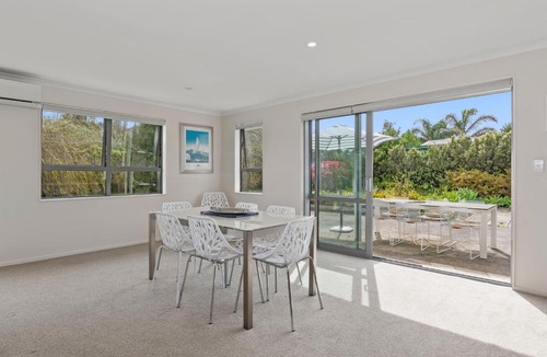 Waipu House | Seascape Haven - Waipu Holiday Home