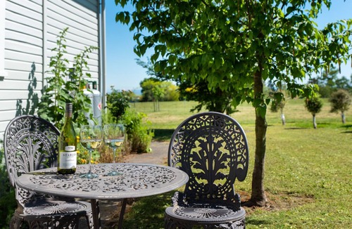 Havelock North Cottage | Self Contained roomy Wai iti Cottage.Havelock Nth
