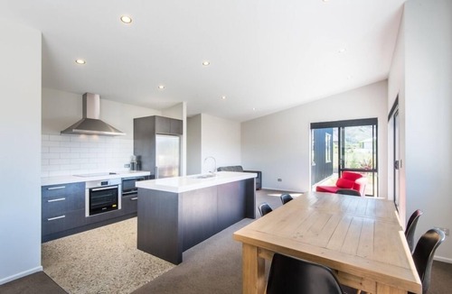 Wanaka House | Simply Stunning - Wanaka (FREE WI-FI)