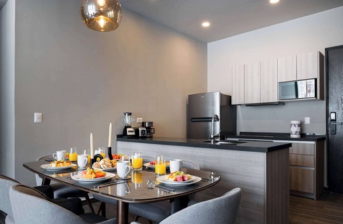 Monterrey Apartment | Sleek Apartment with Mountain views, Pool & Gym