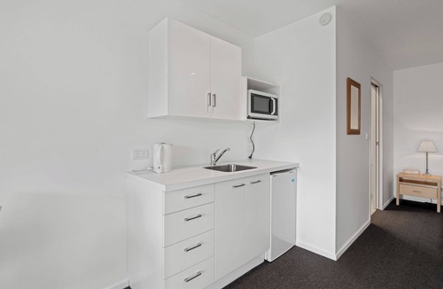 Picton Cottage | Sounds Studio - Picton Downstairs Unit