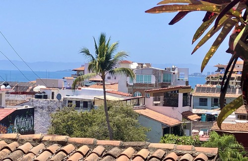 Amapas Apartment | Spacious Garden Studio 1 Block Beach Romantic Zone
