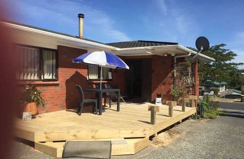 Warkworth House | Spacious house with optimal decks near popular beaches