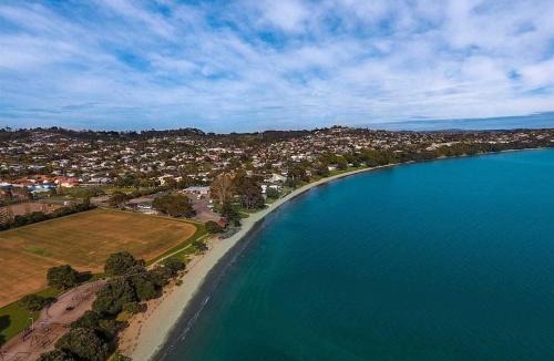 Stanmore Bay House | Stanmore Bay Beachfront Cottage